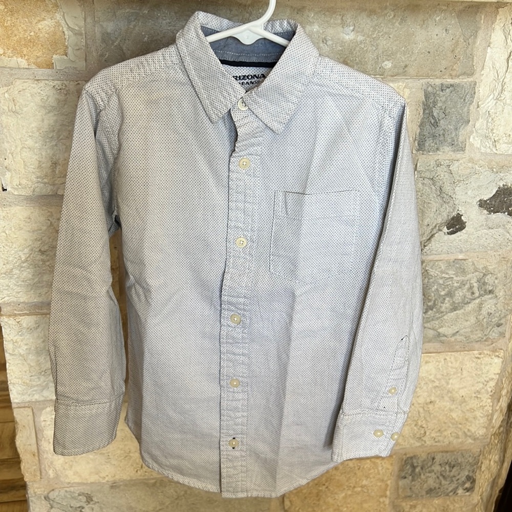 Old navy button‎ down shirt size 6/7